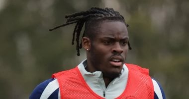 إنتر ميلان يتلقى ضربة دفاعية قبل قمة روما في الدوري الإيطالي