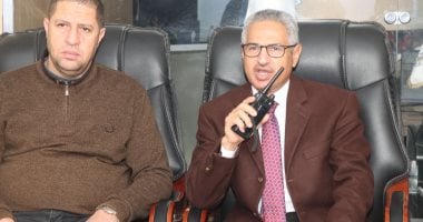 محافظ بنى سويف يتابع تداعيات الأمطار من مركز السيطرة ويوجه بحصر بؤر التجمع