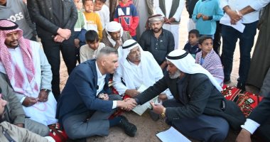 محافظ جنوب سيناء يستمع لمطالب ومشكلات أهالي وادى فيران 