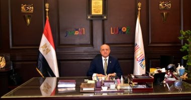 محافظ الأقصر يجري حركة تغييرات بين رؤساء الأحياء