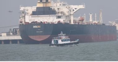 فاينانشيال تايمز: أسعار شحنات النفط الفورية تقفز لأعلى مستوى منذ 18 عاما