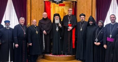 عيد القيامة في القدس تحت نيران الحرب.. كنيسة القيامة مغلقة وصلوات محدودة ورسائل رجاء تتحدى الألم.. مطران القدس للروم الأرثوذكس: الحرب "شر مطلق".. وبطاركة الكنائس يدعون لوقف فوري للدماء