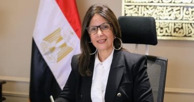 وزيرة الثقافة تتابع انتظام عمل الموظفين عن بُعد تنفيذًا لقرارات مجلس الوزراء