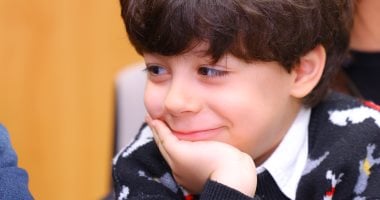 الطفل على السكرى: أستاذ سعد ساعدنى فى لعب شخصية حمزة بمسلسل اللون الأزرق