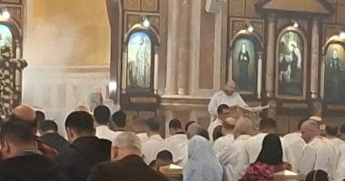 أقباط جنوب سيناء يؤدون صلاة قداس عيد الزعف بكنيسة النبي موسى.. صور