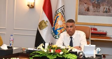 محافظ جنوب سيناء يتابع عبر الفيديو كونفرانس مشروع الزراعة الكهروضوئية