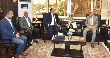 محافظ الأقصر يستقبل النقيب العام لمهندسى مصر والوفد المرافق له لبحث التعاون