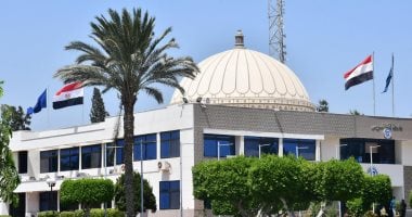 جامعة قناة السويس تبدأ حصر أوائل الخريجين وحملة الماجستير والدكتوراه تمهيدا بتعيينهم