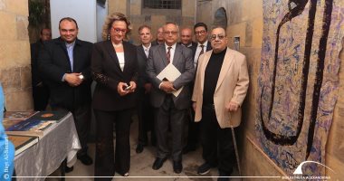 بيت السنارى يستضيف معرض "حروف من نور: الأبعاد الرمزية للخط العربى"