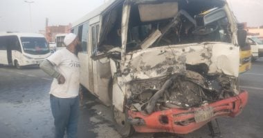 إصابة 8 أشخاص فى حادث اصطدام مينى باص بالرصيف أعلى الدائرى ببهتيم.. صور