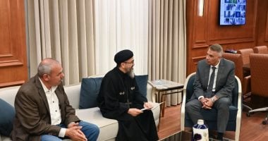 محافظ جنوب سيناء يستقبل راعى كنيسة موسى النبى ومارمرقس بطور سيناء