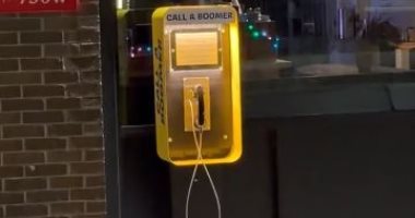 إحياء الهواتف العمومية لتعزيز التواصل بين الأجيال ومواجهة الوحدة