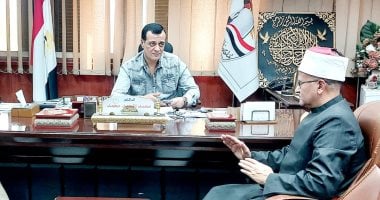 وفد أوقاف سوهاج يزور مديرية التعليم لتعزيز نشر القيم والوعى بين الطلاب