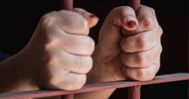 إحالة "مرات الأب" المتهمة بإشعال النار فى ابنة زوجها بالمرج وقتلها للجنايات 