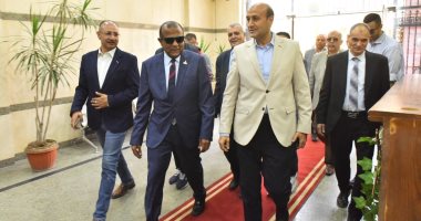 محافظ أسيوط: القطاع الخاص شريك رئيسي في التنمية واستقرار الأسواق