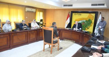 محافظ الفيوم يوجه بإجراء عمليات جراحية لعدد من الحالات المرضية من الأولى بالرعاية