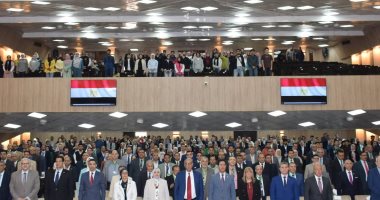 رئيس جامعة بنها يفتتح فعاليات المؤتمر العلمى الثالث لكلية التجارة