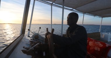 سفارى بحيرة ناصر.. رحلة هادئة للاستمتاع بصيد الأسماك ومراقبة الطيور.. صور