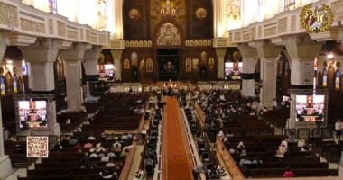 بدء صلوات الجمعة العظيمة فى الكاتدرائية المرقسية بالعباسية بحضور البابا تواضروس