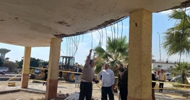 انهيار جزئي بسقف مبنى موقف النقل الجماعي في مدينة السادات دون إصابات