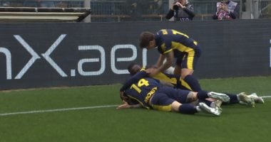 نابولي يتأخر بهدف أمام بارما فى الشوط الأول بالدوري الإيطالي.. فيديو 