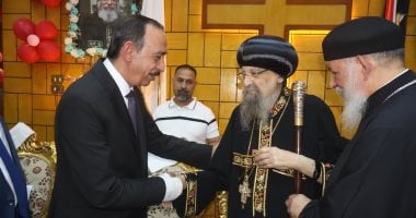 محافظ سوهاج ومدير الأمن يزوران مطرانيات البلينا وجرجا للتهنئة بعيد القيامة