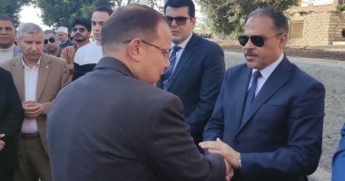 محافظ الشرقية يقدّم واجب العزاء في وفاة والدة مدير مكتبه