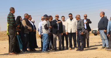 محافظ السويس يتابع أعمال تطوير المدفن الصحي ومصنع تدوير القمامة بالسويس