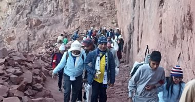 توافد 415 سائحا لزيارة دير سانت كاترين وجبل موسى