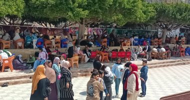 إقبال كبير على حديقة الأسرة والطفولة بدسوق والرحلات النيلية.. فيديو