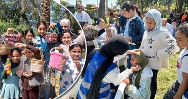 المصريون يحتفلون بـ شم النسيم.. زفاف عروسين على شاطئ ستانلى بالإسكندرية.. فنون شعبية بروح التراث فى نيل أسوان.. ورحلات نيلية بطول خط الصعيد.. بالونات وشوكولاتة لأطفال بحرى.. وطبل بلدى ومزمار فى القناطر.. صور