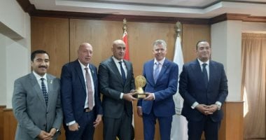 وزير التربية والتعليم يستقبل وفدا من الاتحاد الدولى والمصرى للخماسى الحديث