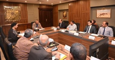 محافظ جنوب سيناء يوجه لجنة اللنشات بسرعة الانتهاء من فحص الطلبات المقدمة