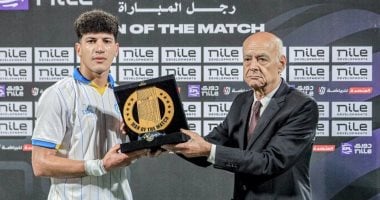 عبد الكريم مصطفى يحصد جائزة أفضل لاعب فى مباراة الإسماعيلى والكهرباء