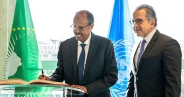 رئيس مفوضية الاتحاد الأفريقي يبحث تعزيز التعاون مع خالد العنانى بمقر اليونسكو