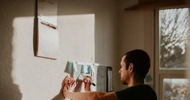 5 استراتيجيات للتغلب على خمول بداية اليوم.. عشان تخلص شغلك بسرعة 