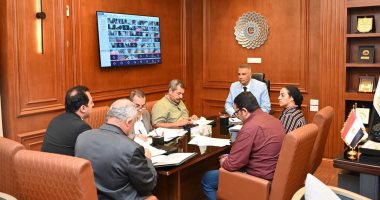 محافظ جنوب سيناء يبحث دعم الاستثمار وتذليل العقبات أمام المشروعات