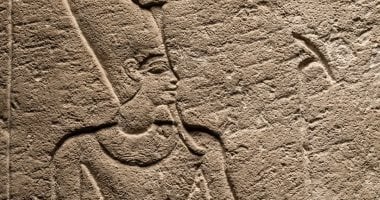 مسلة تحتمس وتمثال نصفي لمعبودة مصرية بمعرض بأمريكا.. الثمن مليونى دولار