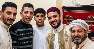 اسلام مع اسرته 