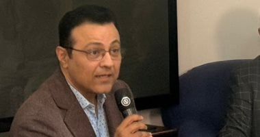 بحضور أشرف زكى وصبرى فواز.. انطلاق حفل توقيع كتاب «بابا عبده»