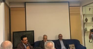 توقيع كتاب عبد المنعم مدبولي