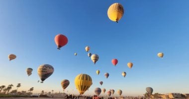سماء الأقصر تتزين بـ70 رحلة بالون طائر تحمل 900 سائح