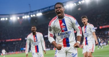 احتفال إندريك لاعب ليون بالهدف الأول