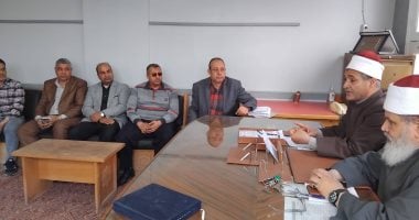 رئيس منطقة الغربية الأزهرية يترأس اجتماعا استعدادا لانطلاق امتحانات النقل غدا