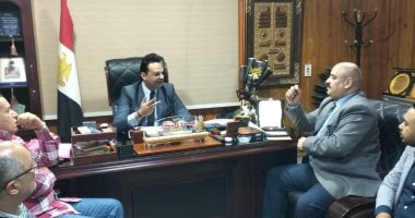 وكيل صحة سوهاج يستقبل وفد الصحة لبحث تطوير إقامة الأطقم الطبية بالمستشفيات