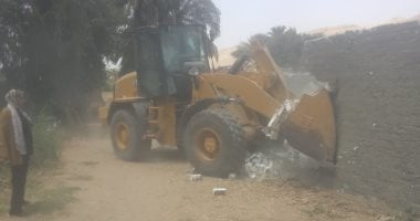 إزالة 23 حالة تعد على مساحة 6991 متر من الأراضى بنجع حمادى بقنا