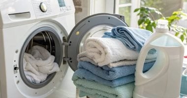 للحفاظ على صحتك وجمالك.. إزاي تنظفي وتعقمي المناشف بطريقة صحيحة؟ 