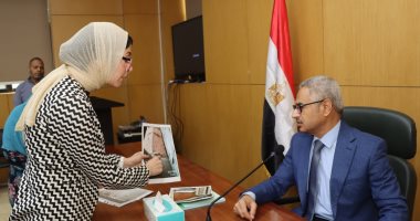 محافظ بنى سويف يستمع لمطالب وشكاوى المواطنين فى اللقاء المفتوح