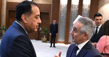 الدكتور مصطفى مدبولى رئيس الوزراء والمستشار محمود الشريف وزير العدل