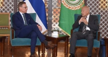 العالم هذا المساء.. أبو الغيط يستقبل الرئيس الفنلندي بالجامعة العربية ويبحثان تطورات المنطقة..  ماراثون الروبوتات في الصين يواصل فعالياته.. وحاملة الطائرات يو إس إس بوش تتجه للشرق الأوسط لتحل محل يو إس إس فورد